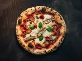 Napoli — Sauce tomate, mozzarella, poisson salé, capers, origan, Tasty Panino Triolet