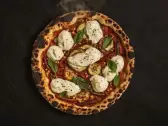 Vegetariana — Sauce tomate, mozzarella, aubergine, courgette, poivron, maïs, Tasty Panino Triolet